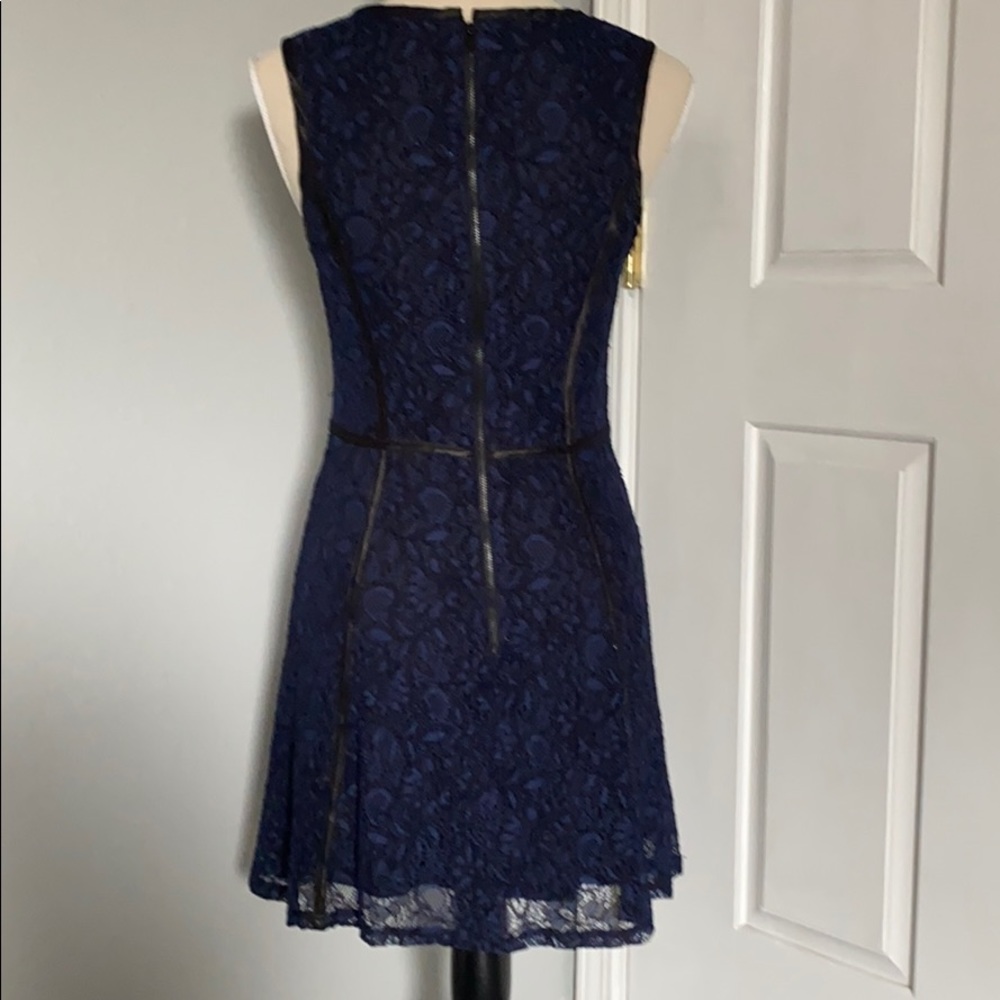 Black & blue lace dress - Picture 4 of 6